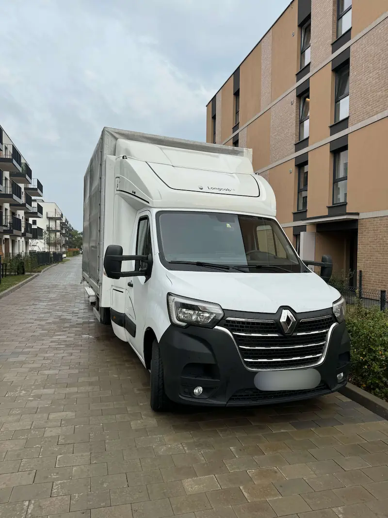 Pojemny samochód dostawczy bagażówka